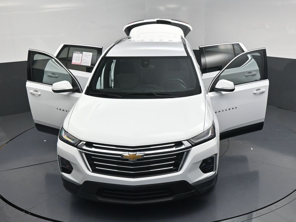 2023 Chevrolet Traverse LT White at AutoSavvy Houston Southwest