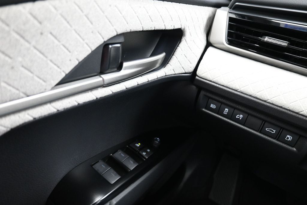 2026 Toyota Camry XLE - 9