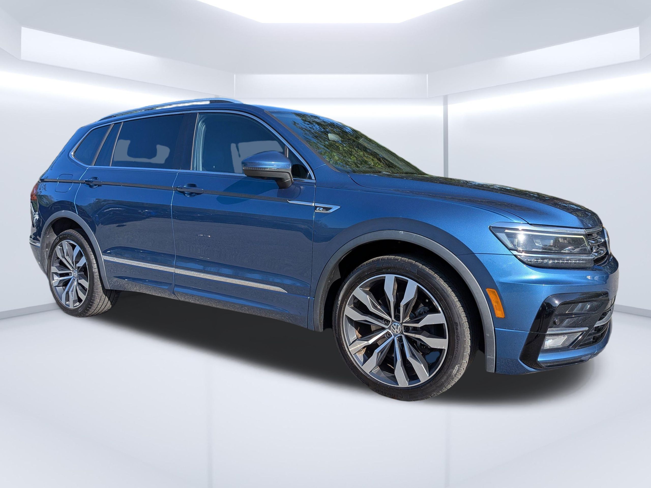 2020 Volkswagen Tiguan 2.0T SEL Premium R-Line 4Motion's photo
