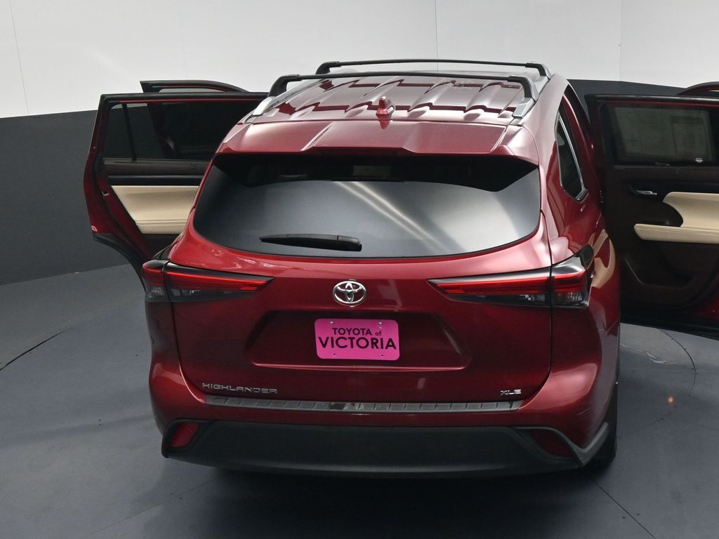 2022 Toyota Highlander XLE Red at Victoria Chrysler Dodge Jeep Ram