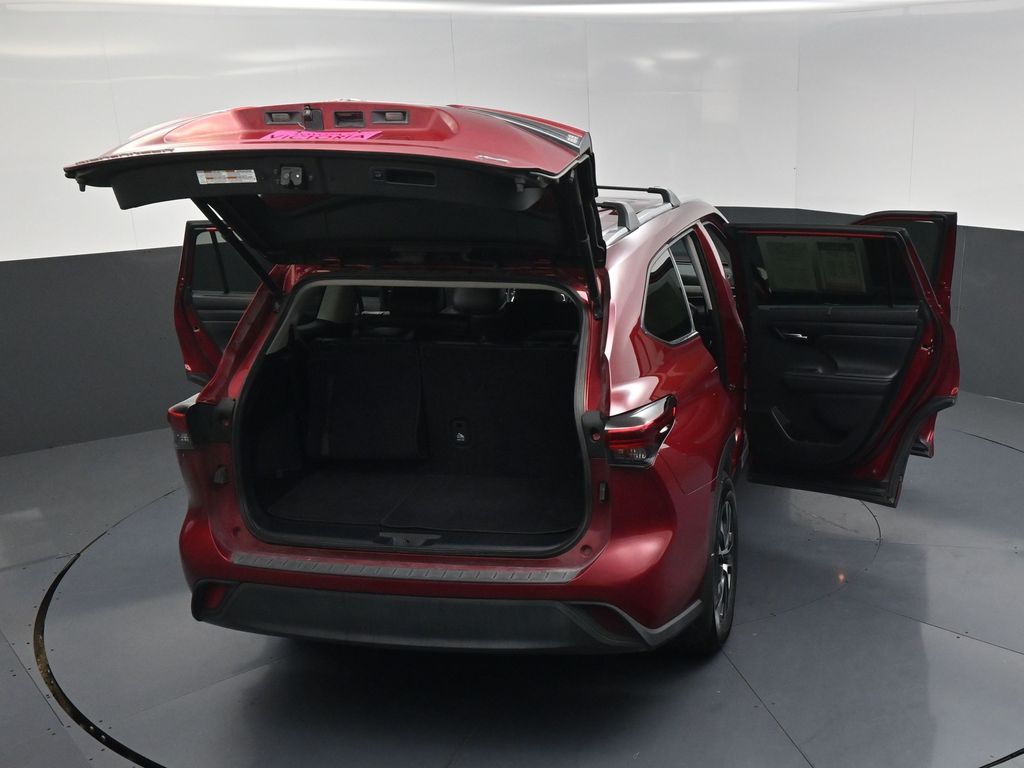 2022 Toyota Highlander XLE Red at North Houston Mitsubishi