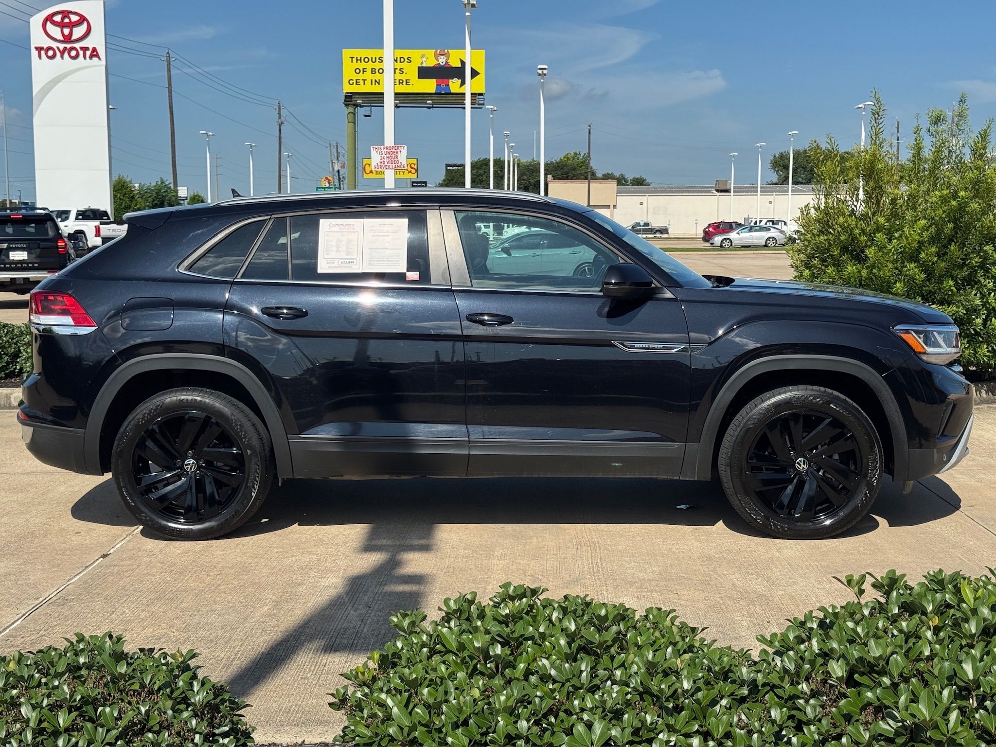 2022 Volkswagen Atlas Cross Sport 2.0T SE w/Technology  at DeMontrond Automotive Group