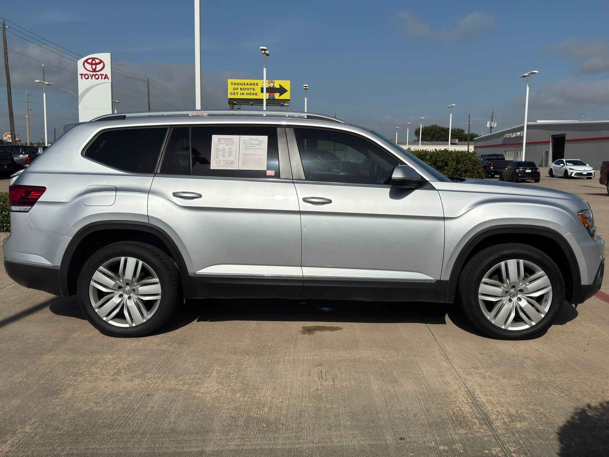 2019 Volkswagen Atlas SEL Silver at Community Kia