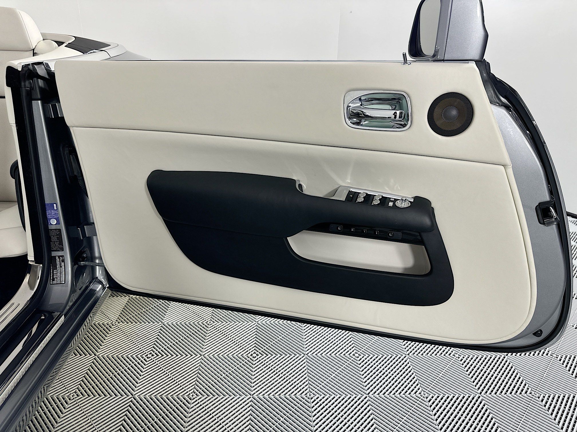 used 2016 Rolls-Royce Dawn car, priced at $244,998