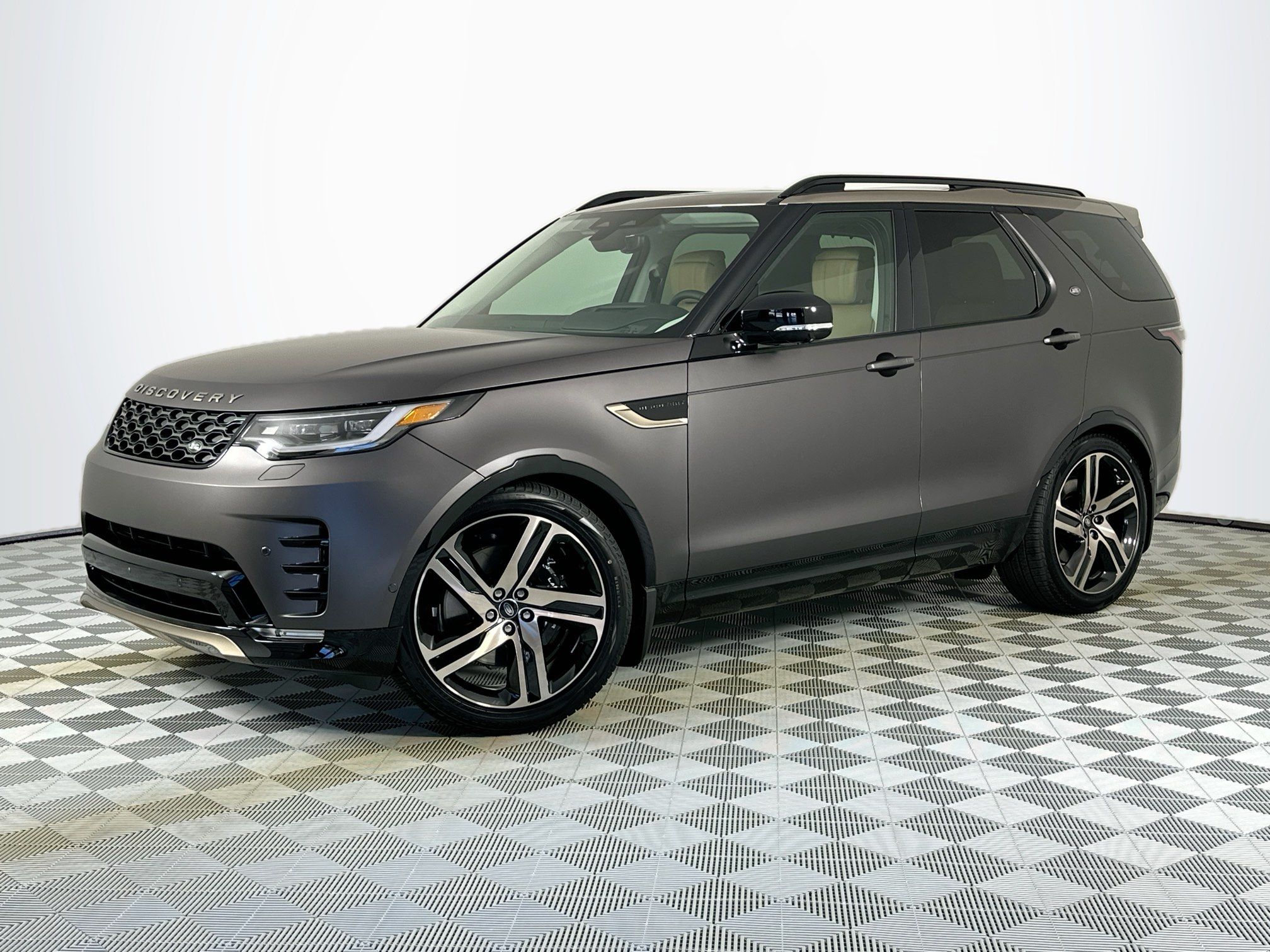new 2026 Land Rover Discovery car, priced at $87,330