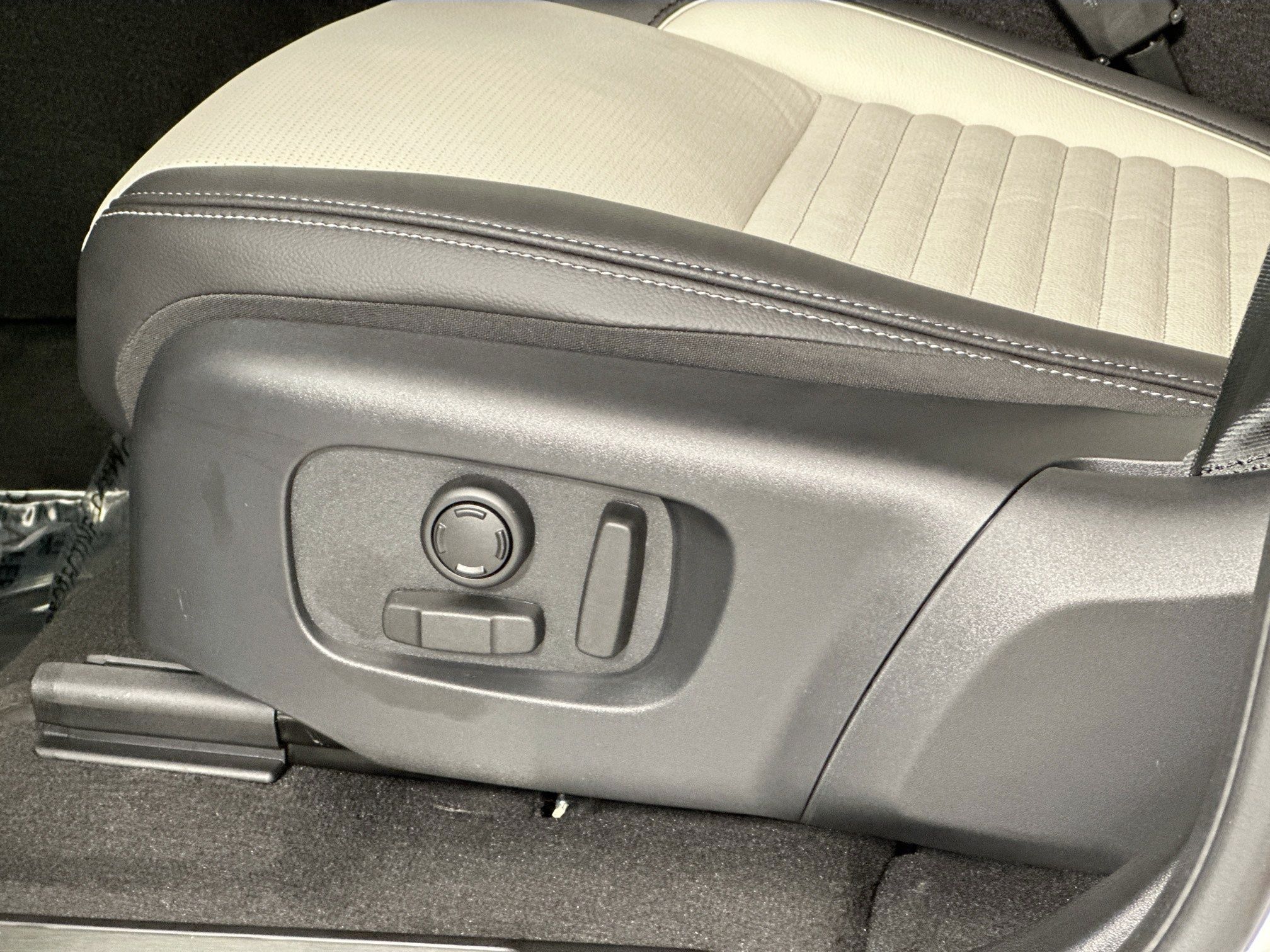 new 2026 Land Rover Discovery Sport car, priced at $52,828