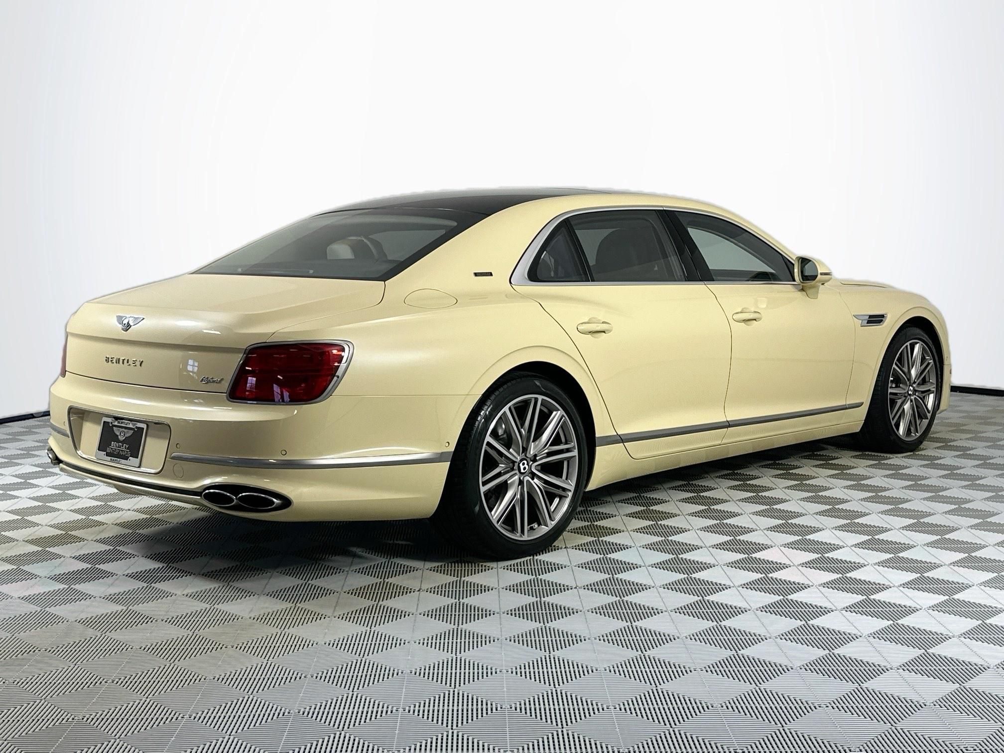 used 2023 Bentley Flying Spur Hybrid car, priced at $198,998