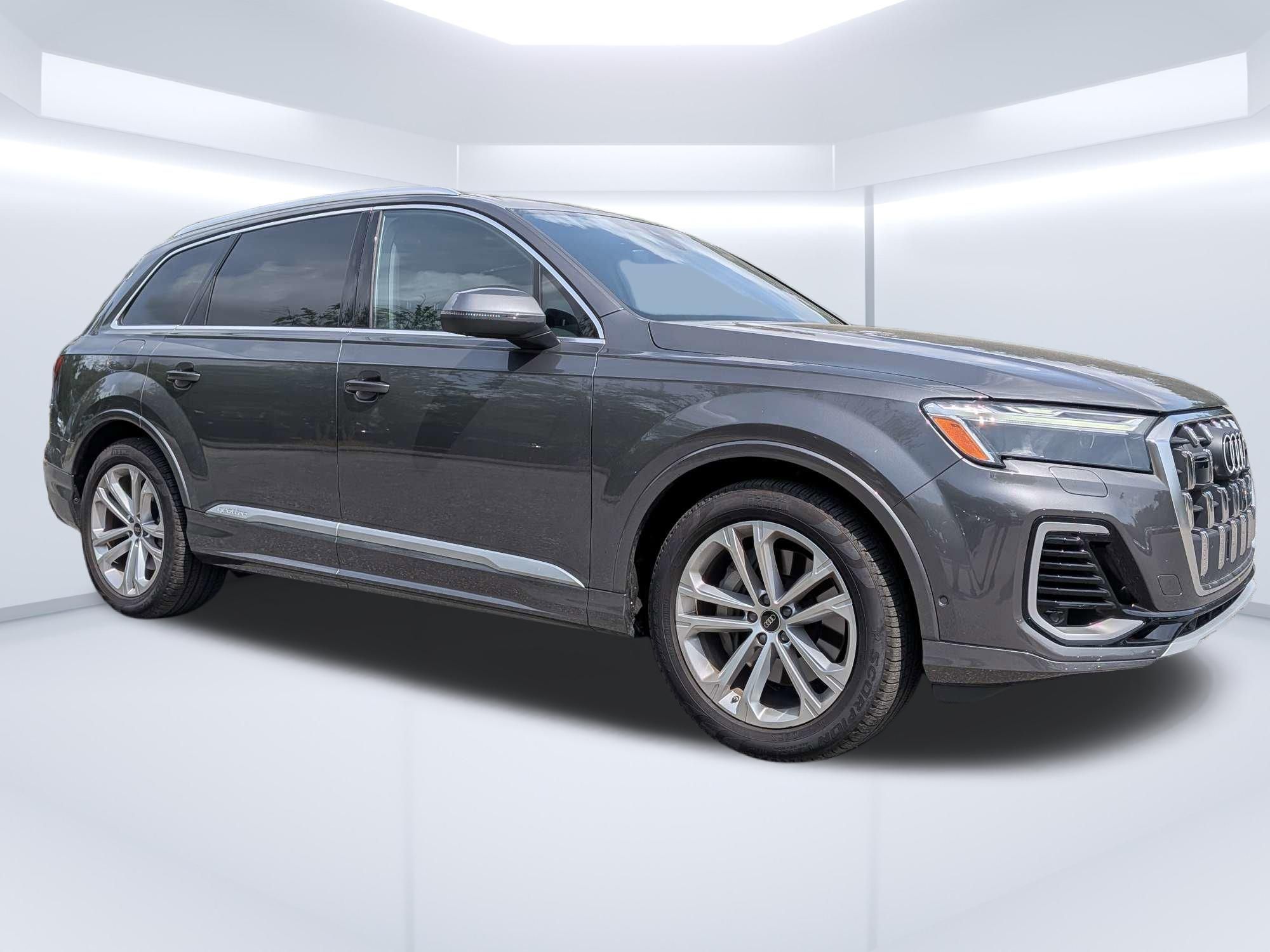 2025 Audi Q7 55 Premium Plus quattro Tiptronic's photo