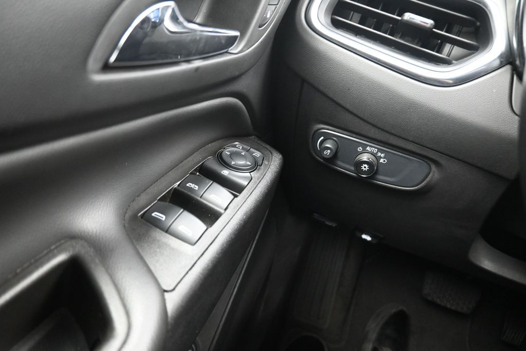 2024 Chevrolet Equinox LT - 10
