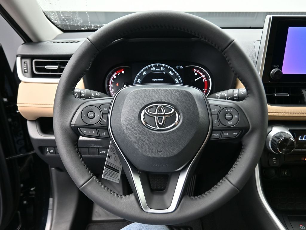 2025 Toyota RAV4 XLE Premium - 5