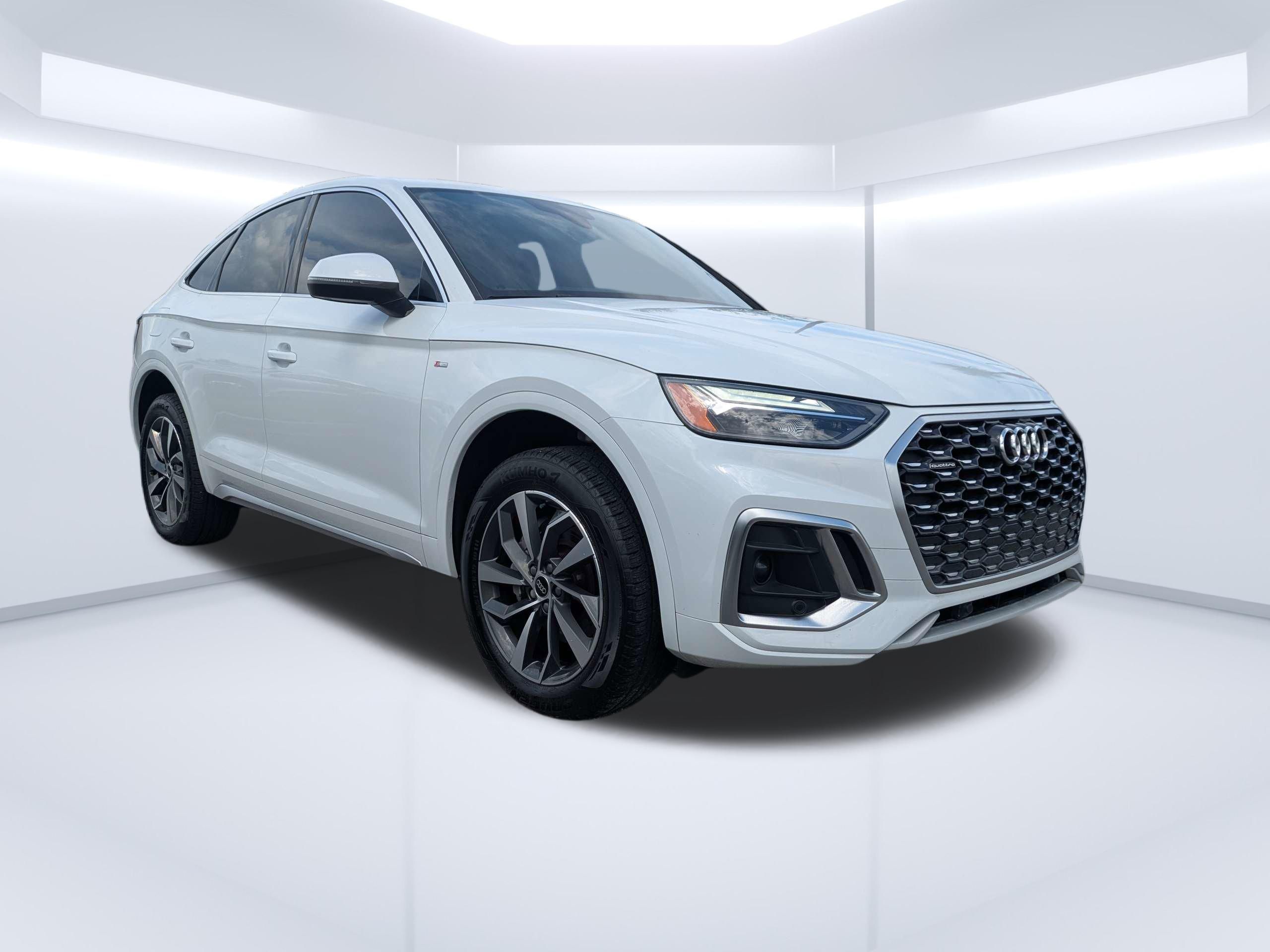 2022 Audi Q5 Sportback 45 Premium Plus's photo