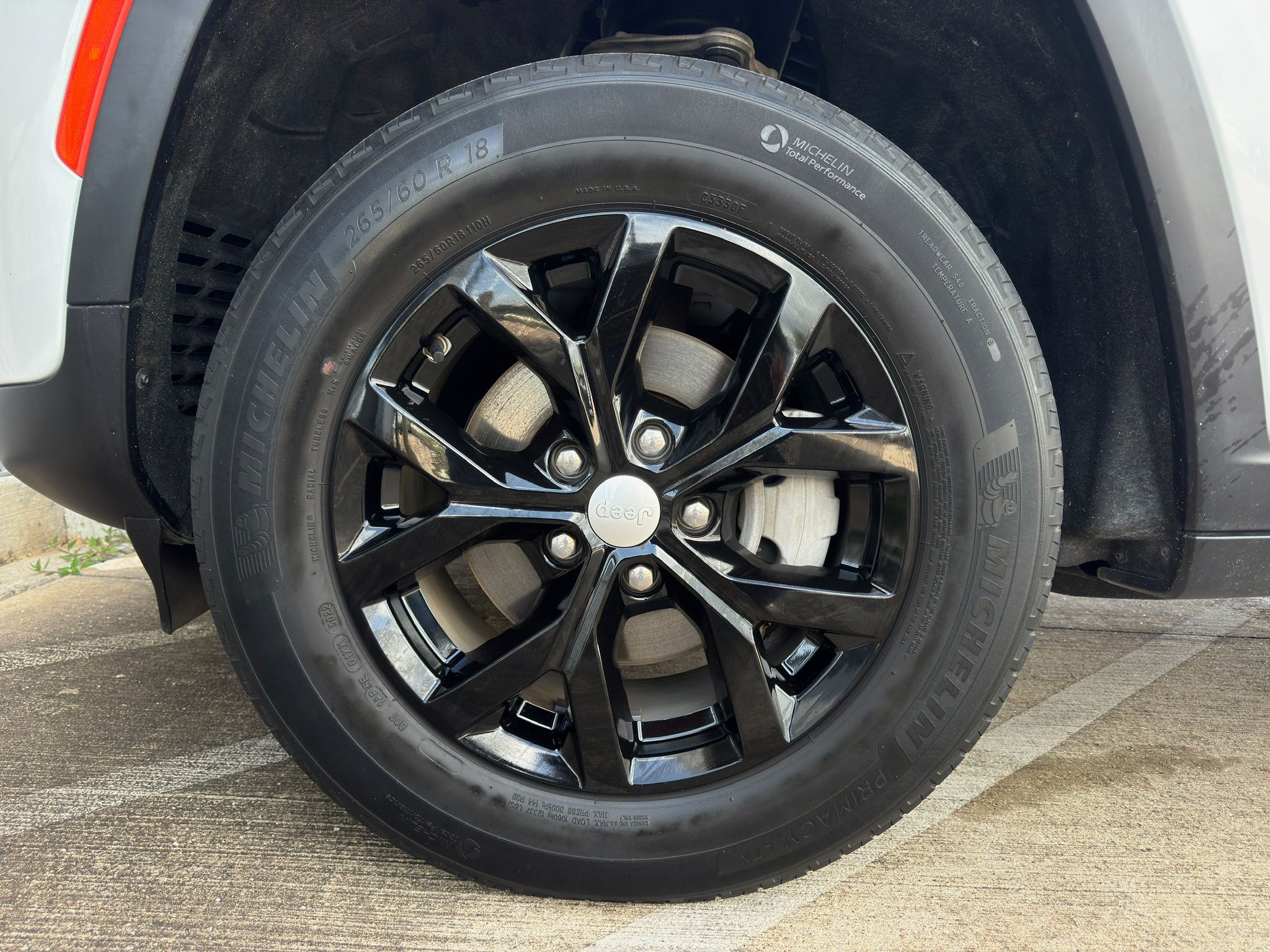 2023 Jeep Grand Cherokee Limited White at River Oaks CDJR