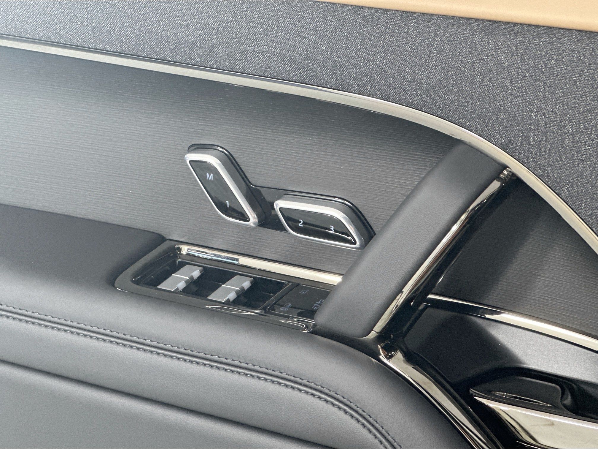 new 2026 Land Rover Range Rover Sport car, priced at $104,000