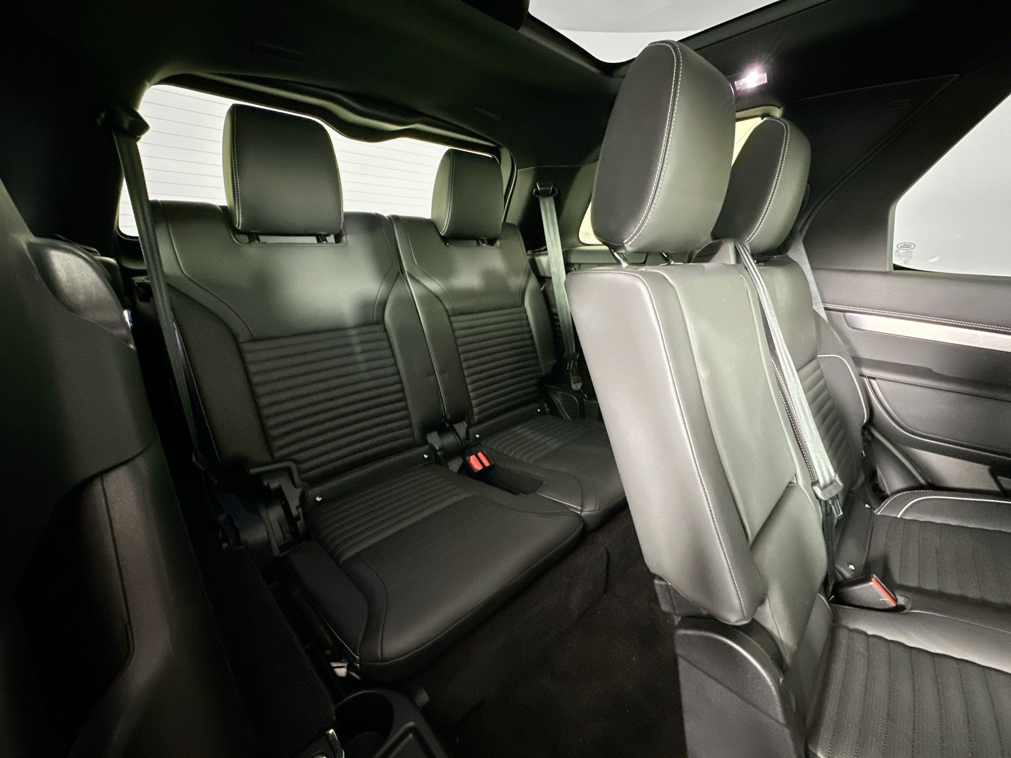 used 2024 Land Rover Discovery car, priced at $60,998