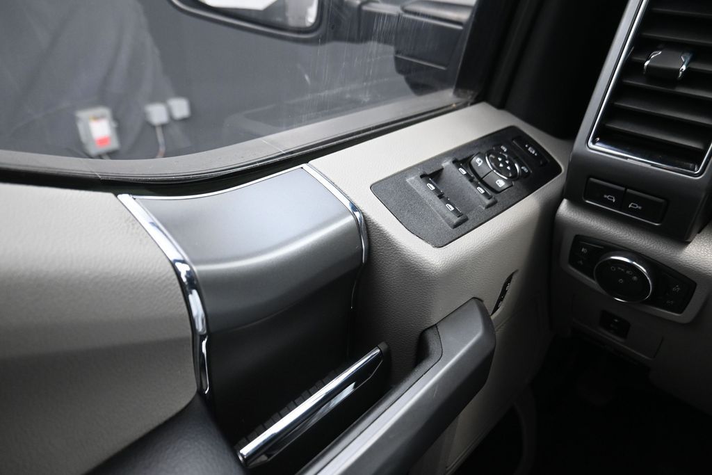 2019 Ford F-250SD XLT White at Emmons Autoplex