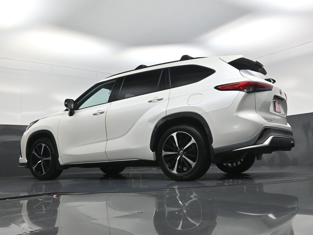 2021 Toyota Highlander XSE White at Toyota of Victoria