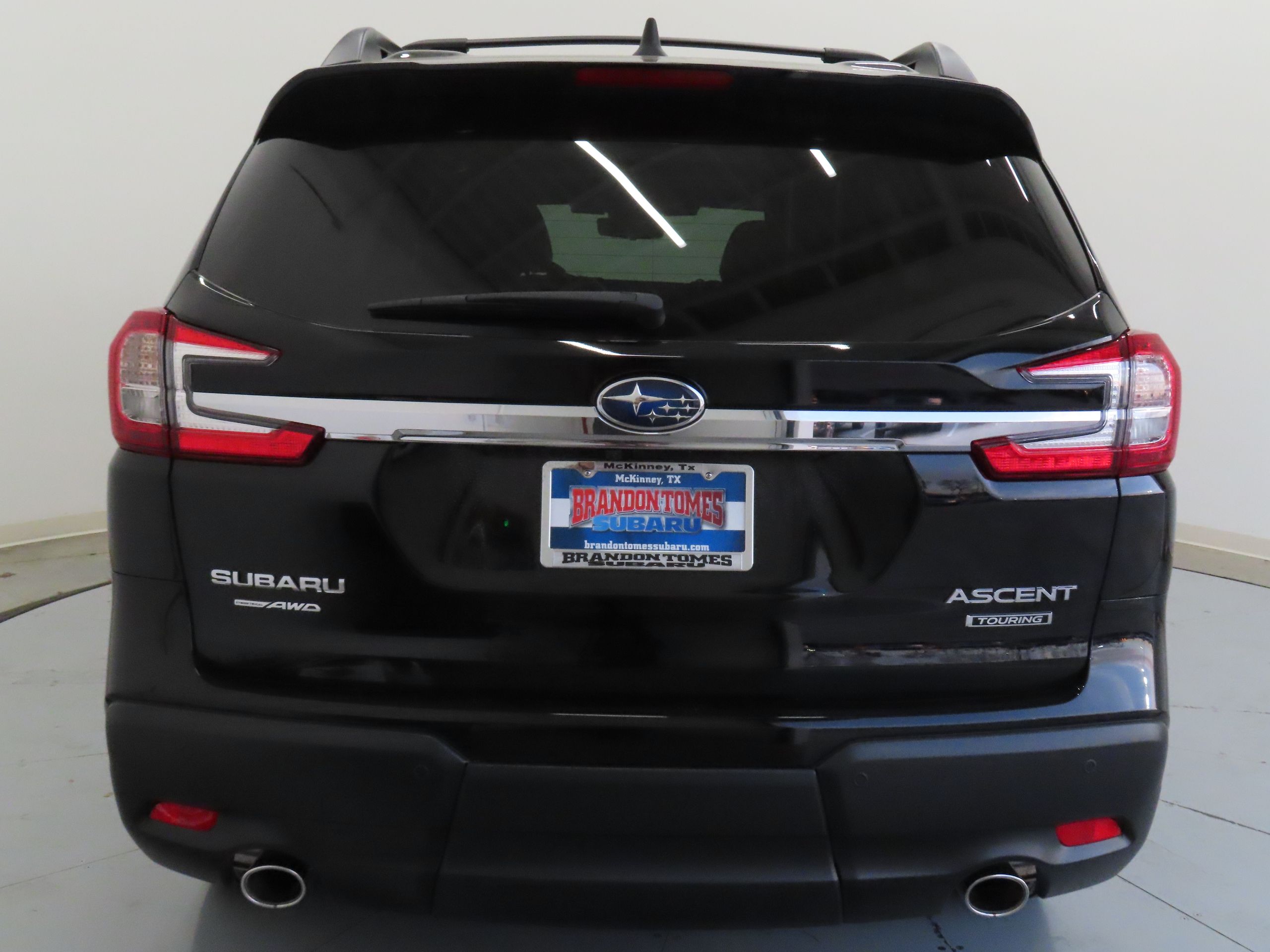 View vehicle photo 4