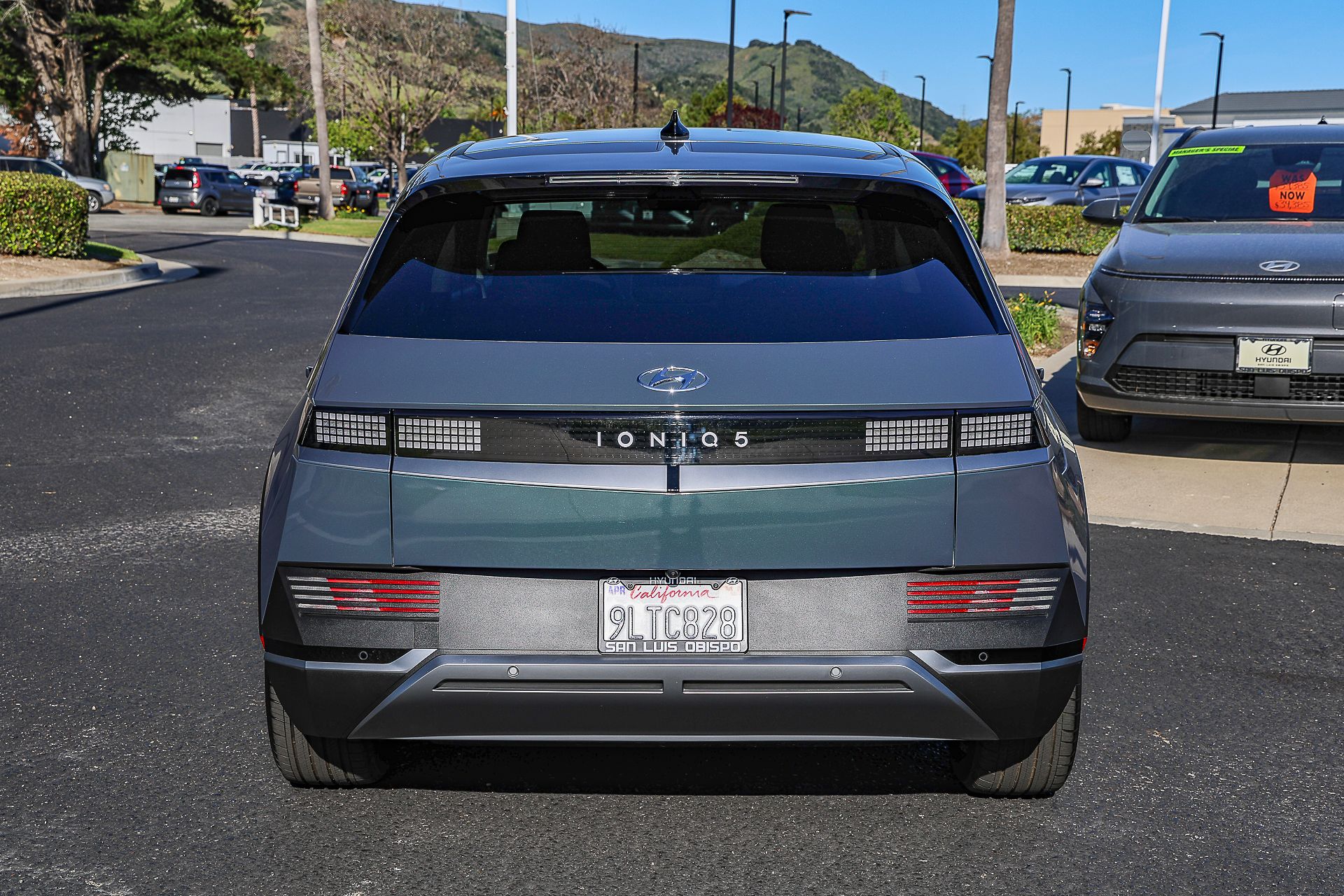 View vehicle photo 5