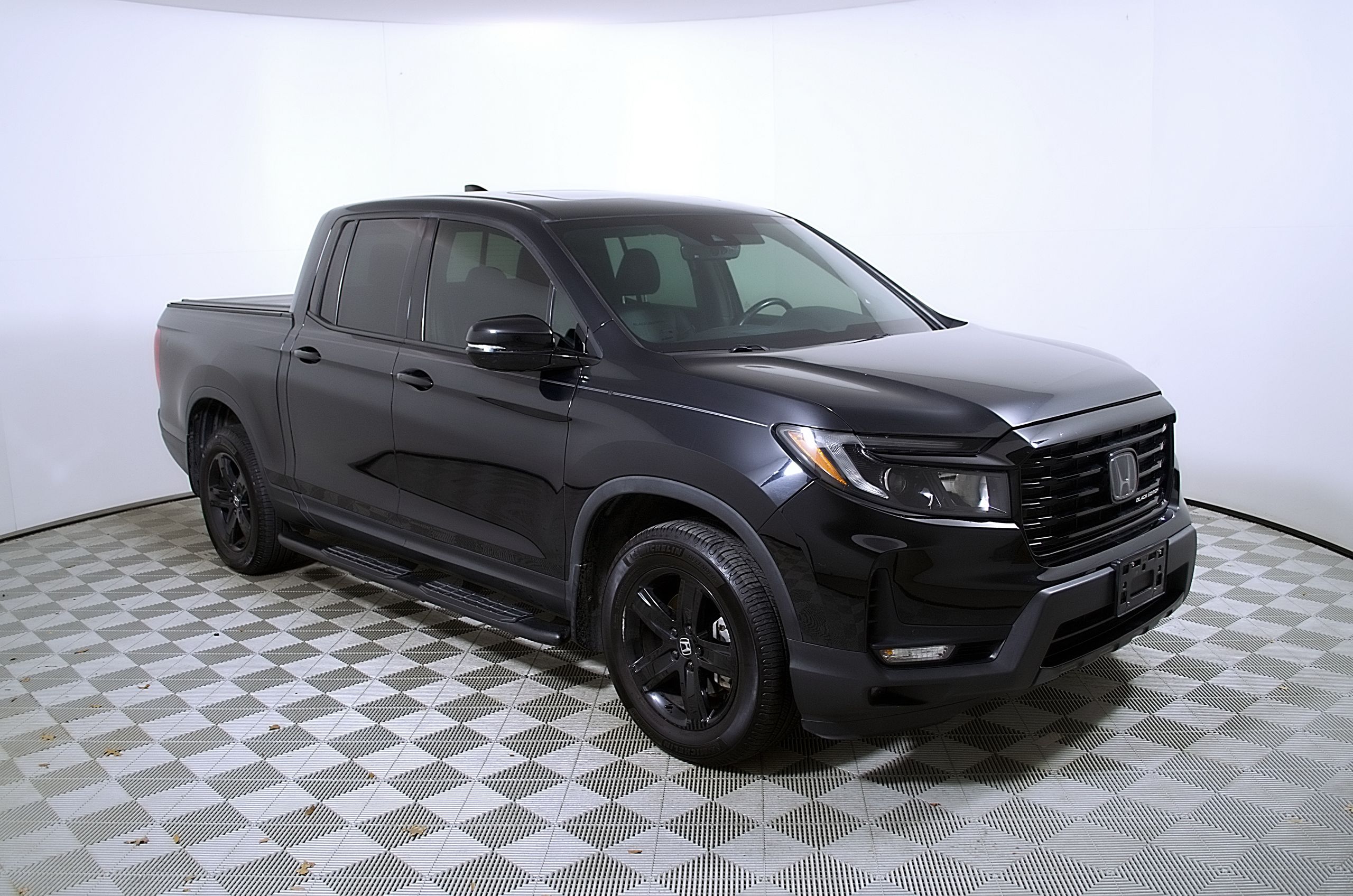View vehicle photo 6