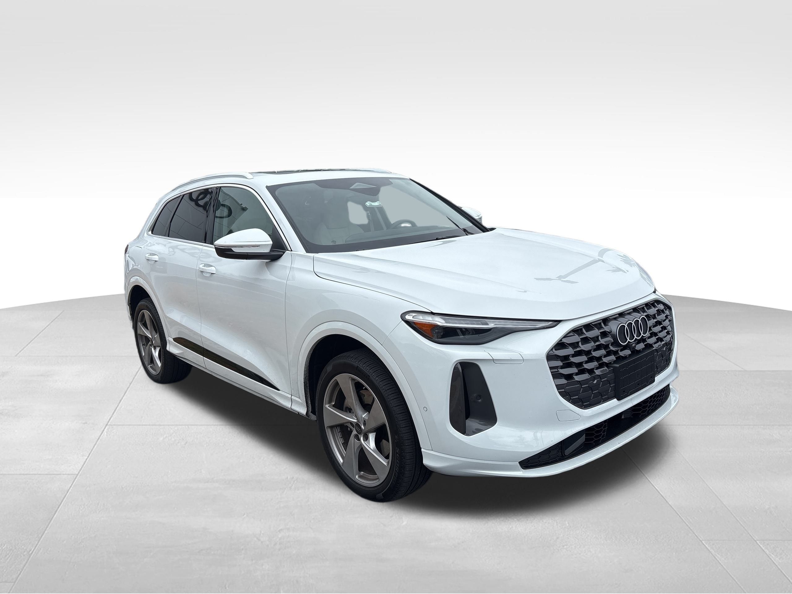 2025 Audi New Q5 Premium Plus's photo