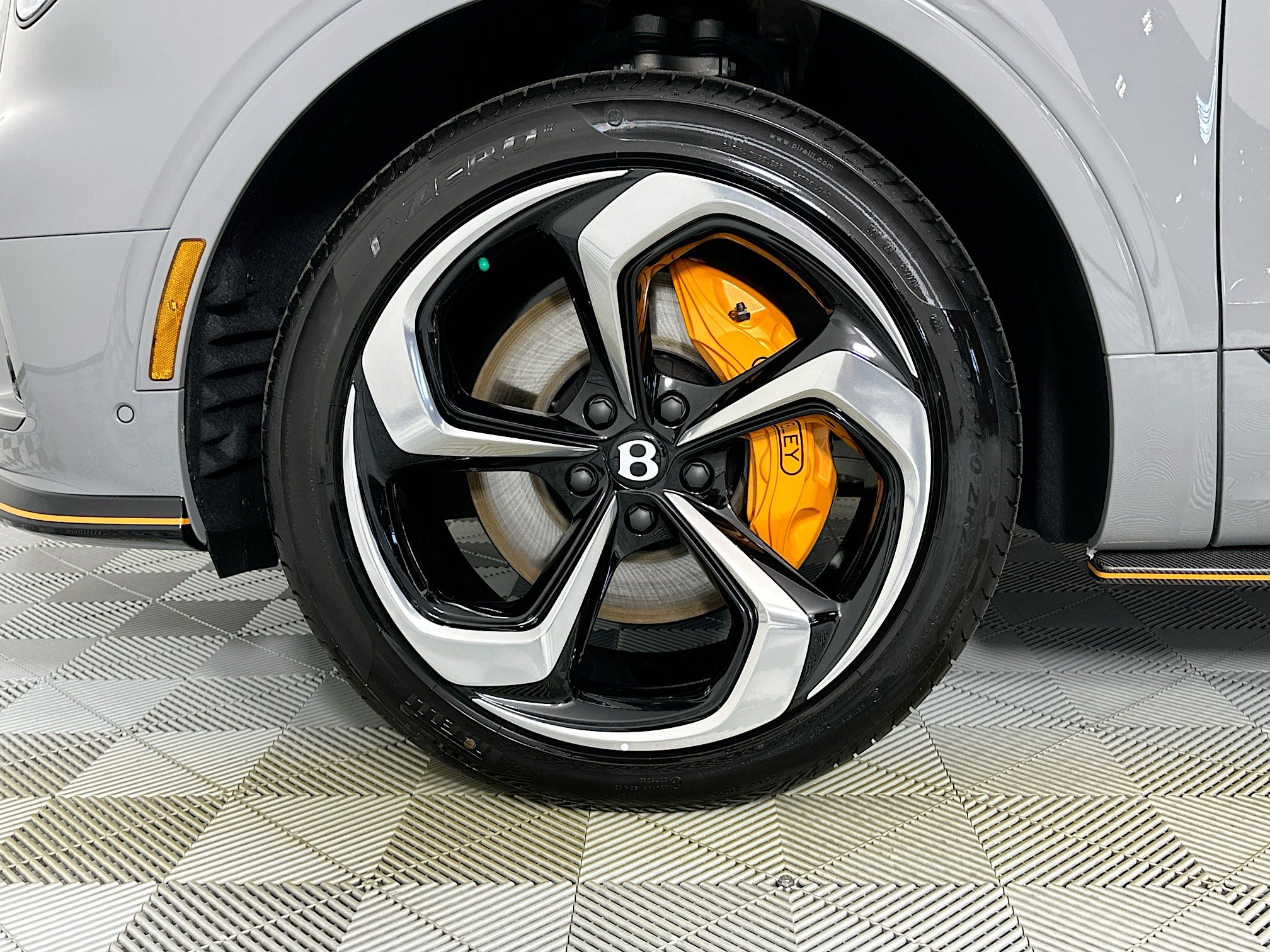 new 2025 Bentley Bentayga car