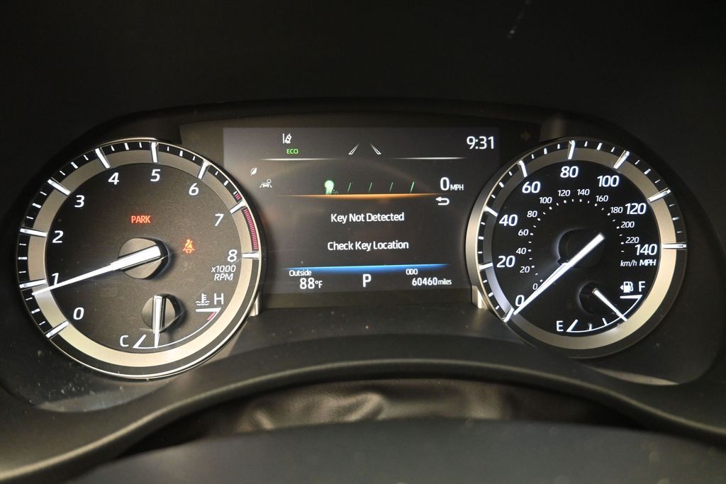 2022 Toyota Highlander XLE Silver at Don McGill Toyota