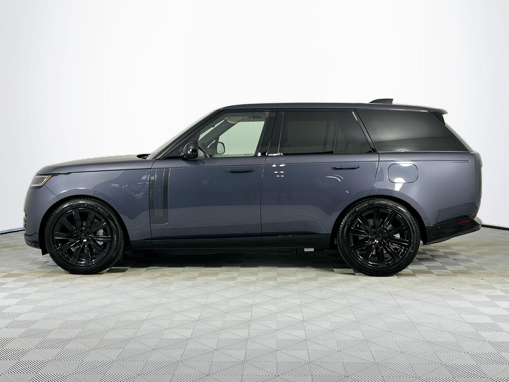 new 2026 Land Rover Range Rover Plug-In Hybrid car, priced at $135,525