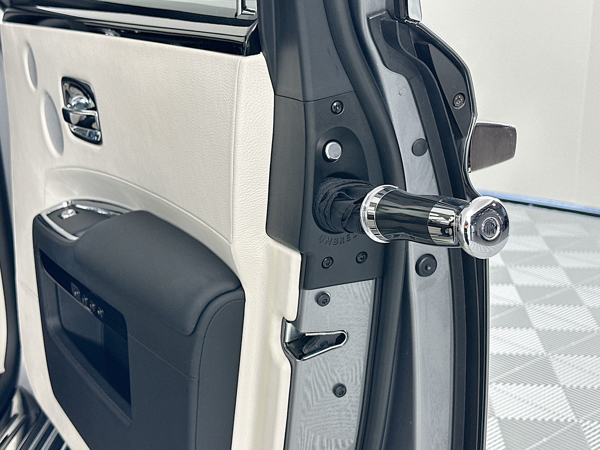 used 2016 Rolls-Royce Ghost car, priced at $149,998