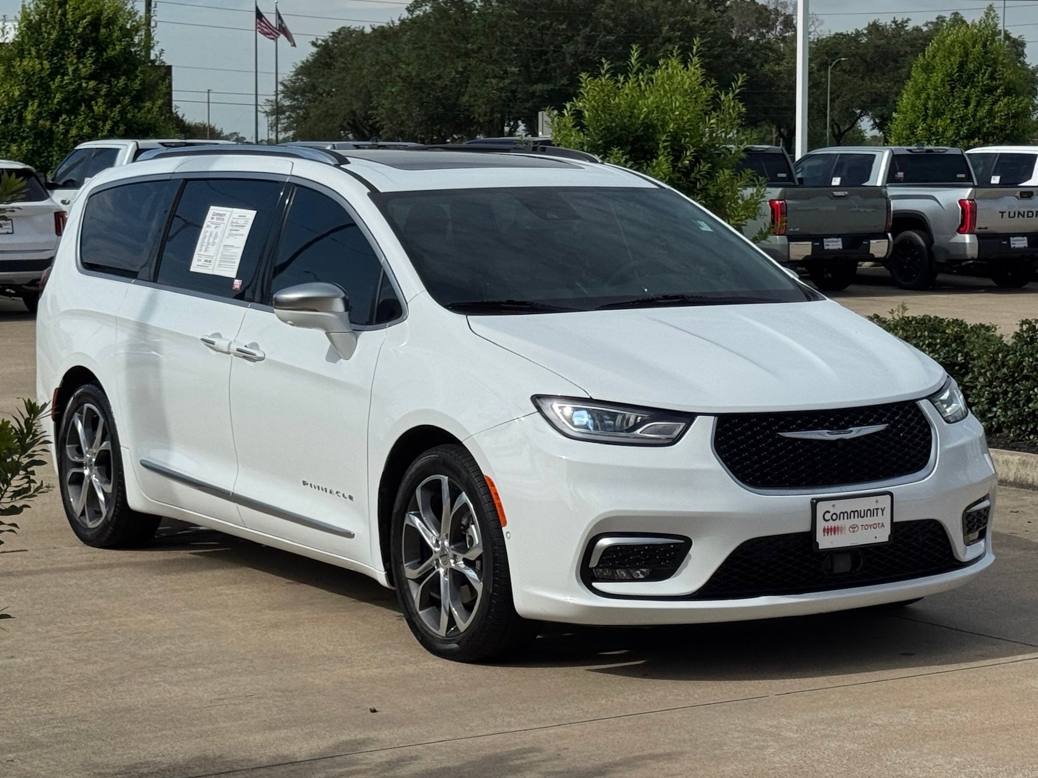 2024 Chrysler Pacifica Pinnacle White at Community Honda