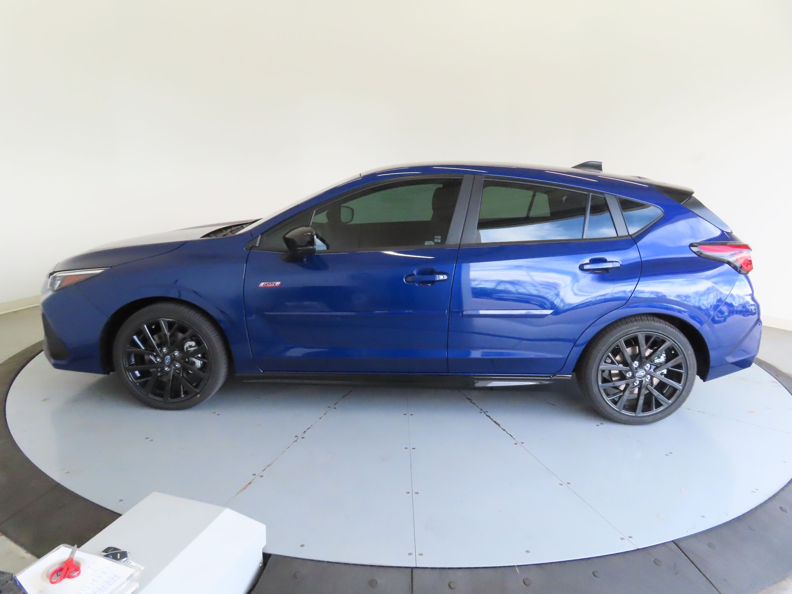 View vehicle photo 7