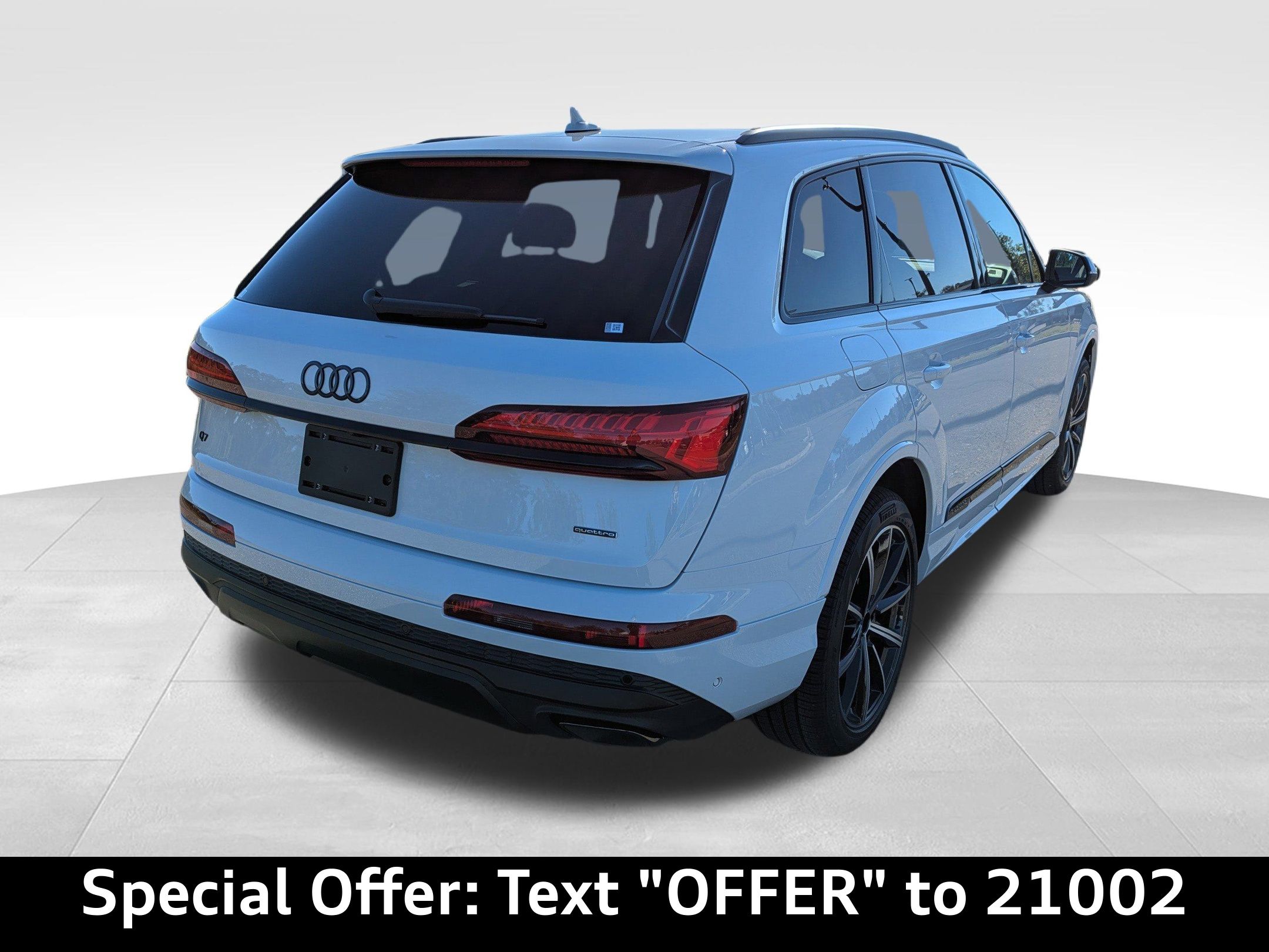 2026 Audi Q7 45 Premium Plus photo 3