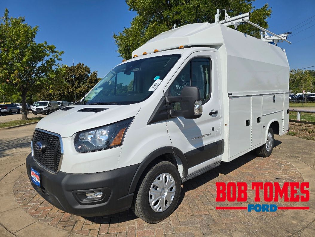 Oxford White 2025 Ford Transit Chassis Van Rear-Wheel Drive