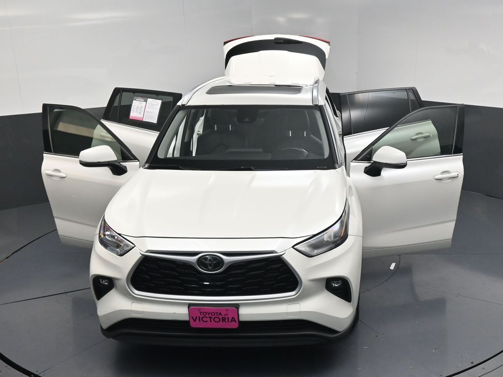 2020 Toyota Highlander XLE White at Emmons Autoplex