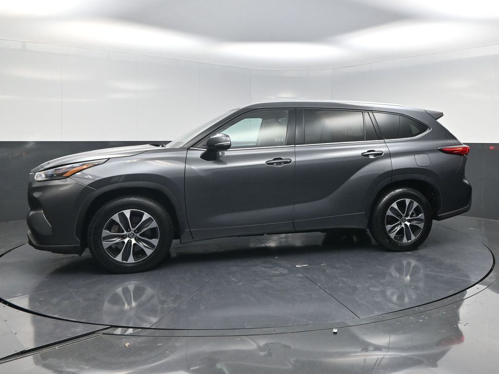 2022 Toyota Highlander XLE Gray at Gullo Toyota