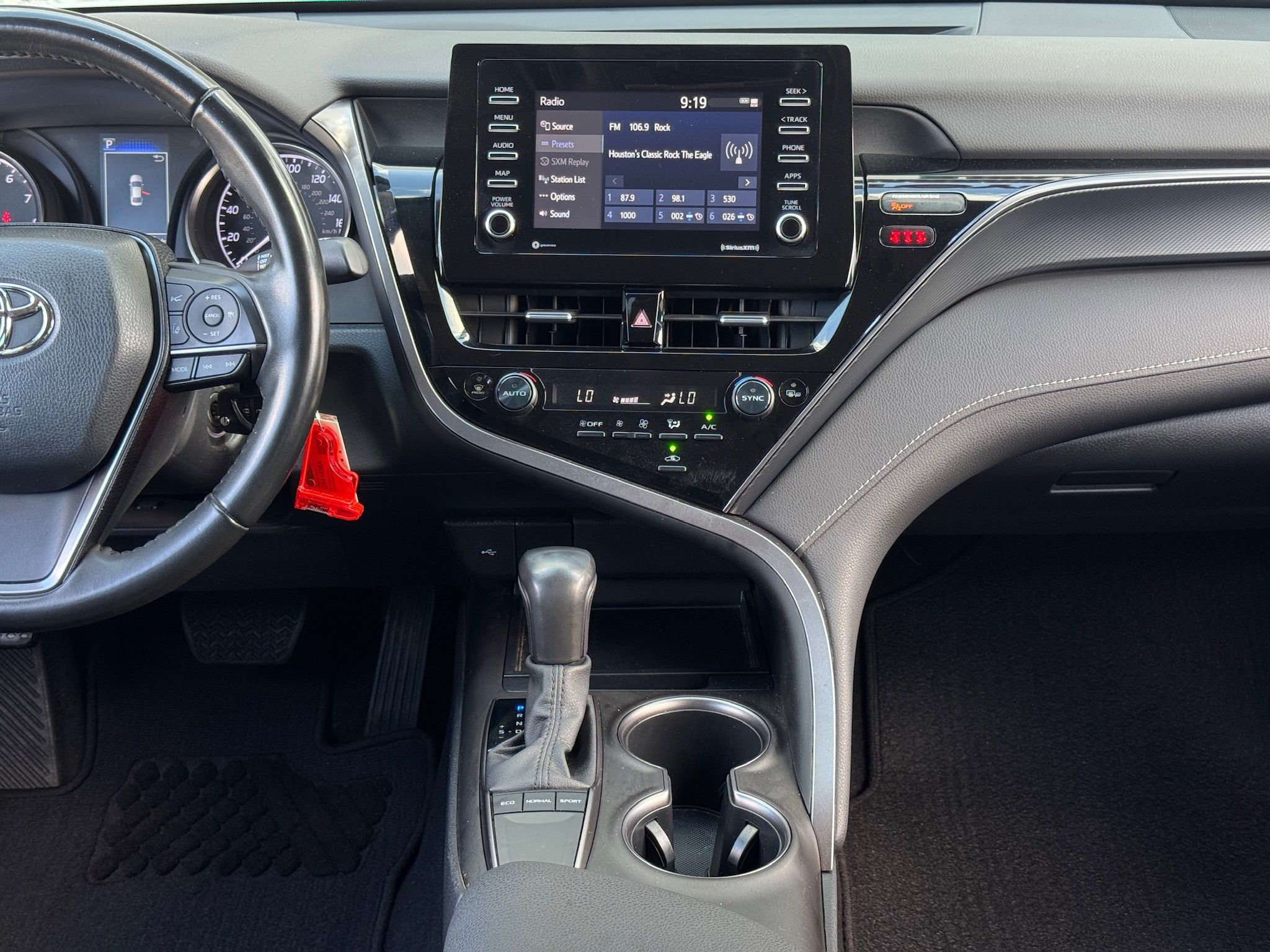 2023 Toyota Camry SE White at Supreme Chevrolet of Gonzales