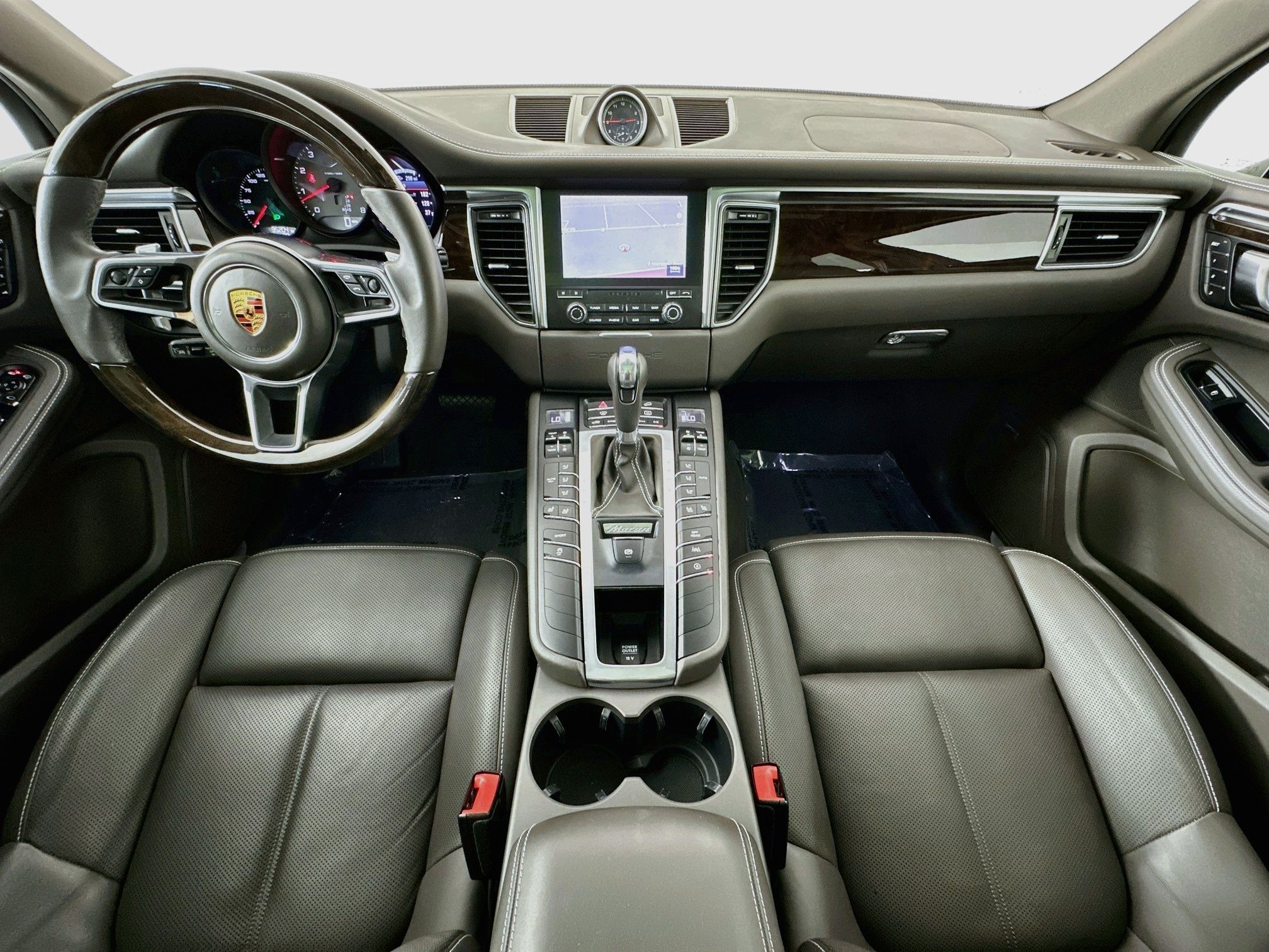 used 2018 Porsche Macan car