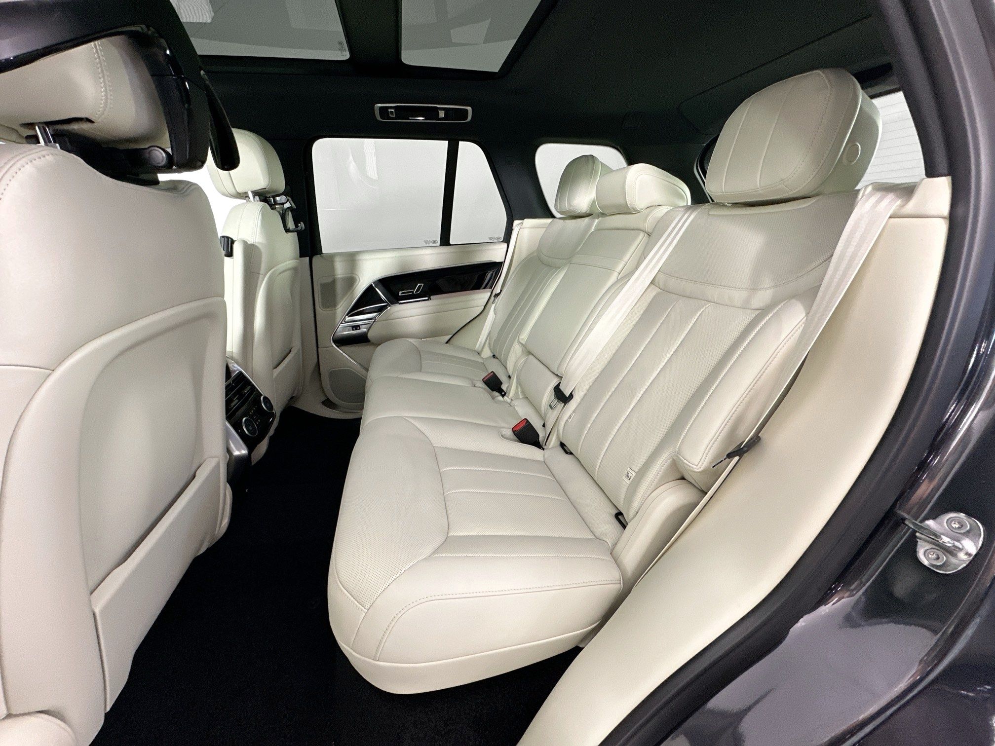 new 2026 Land Rover Range Rover car, priced at $132,165