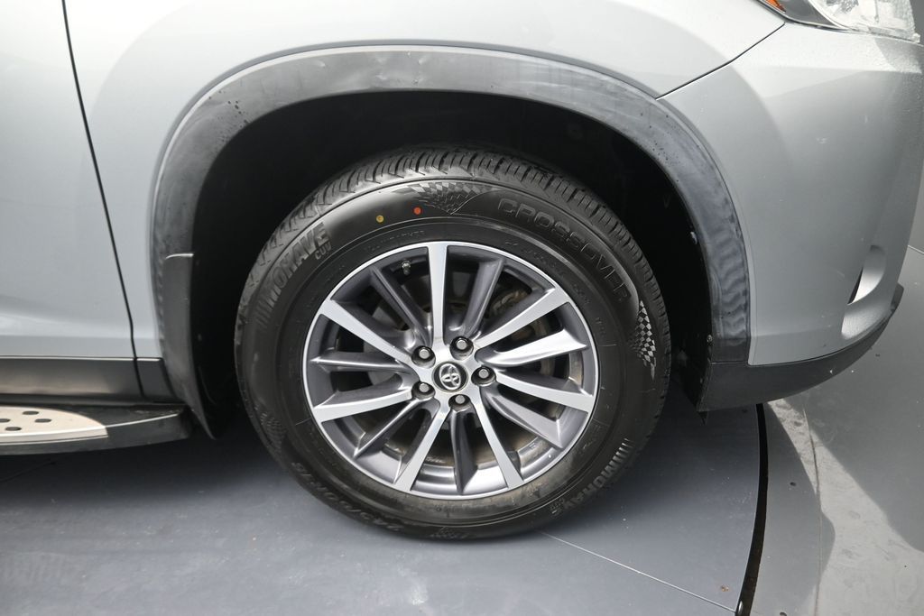 2019 Toyota Highlander XLE Silver at DeMontrond Mazda
