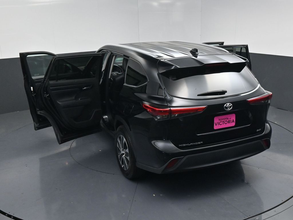 2023 Toyota Highlander XLE Black at Classic Elite Chevrolet Sugar Land