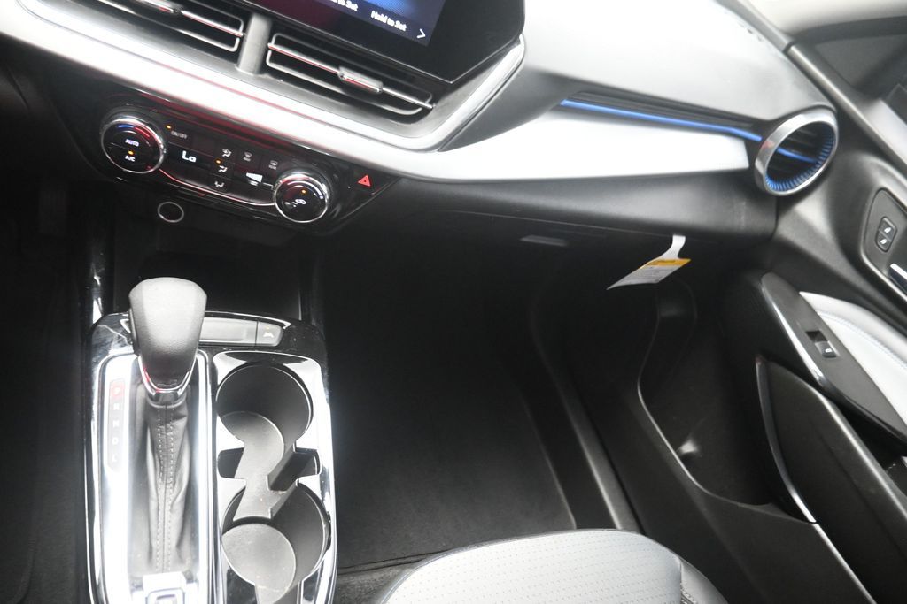 2024 Chevrolet Trax LT - 8