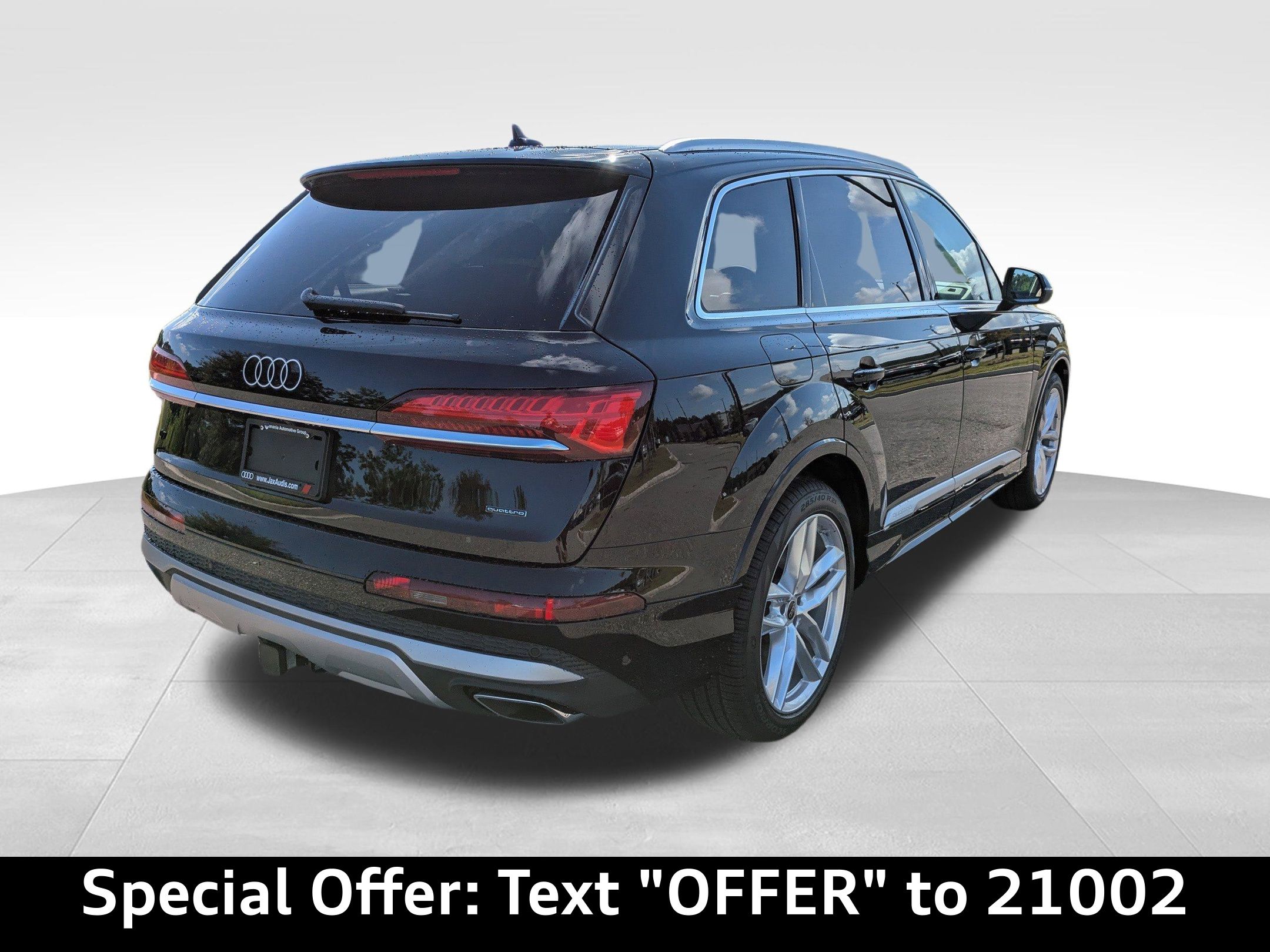 2025 Audi Q7 55 Premium Plus photo 3