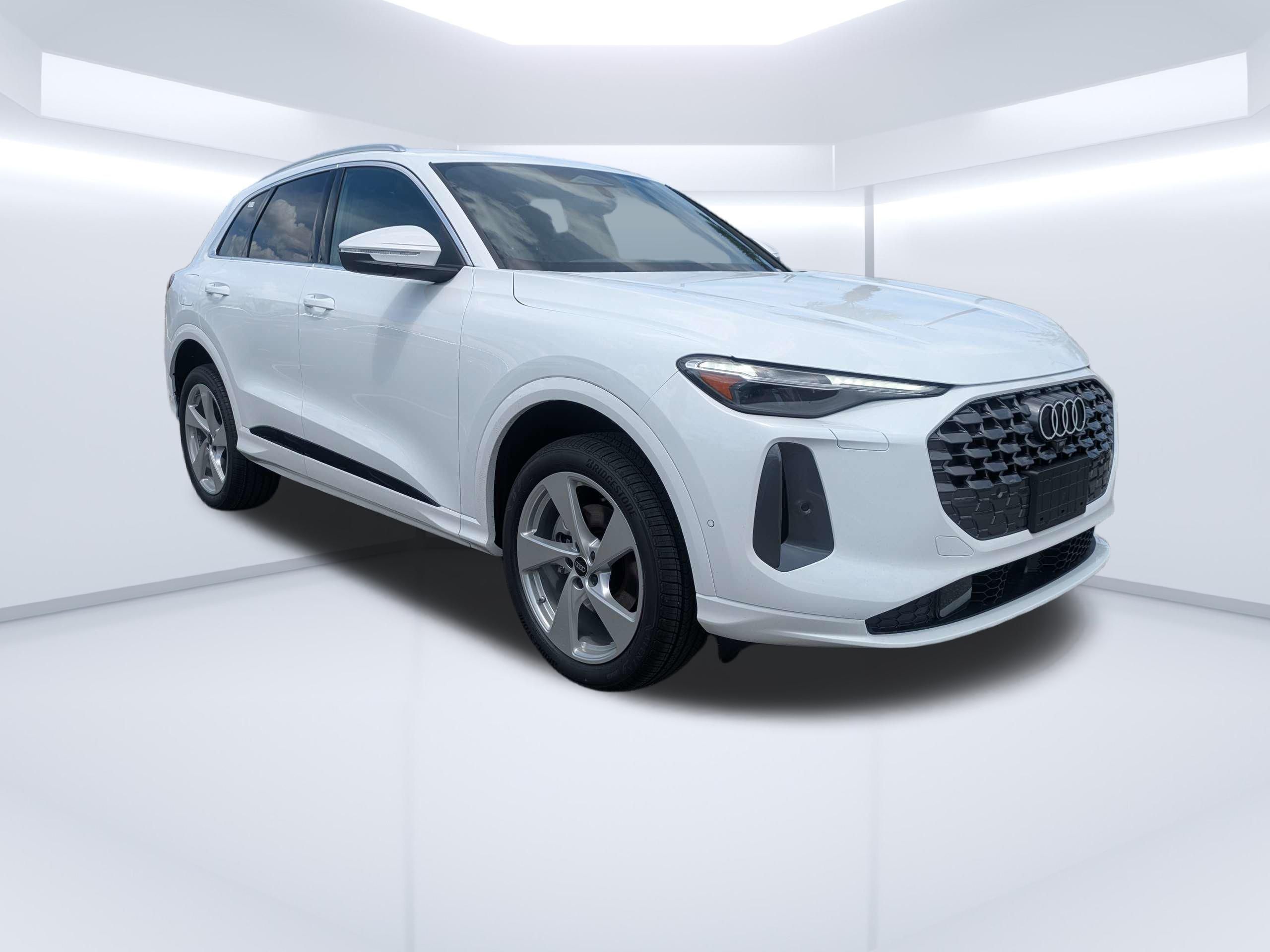 2026 Audi Q5 Premium Plus quattro's photo