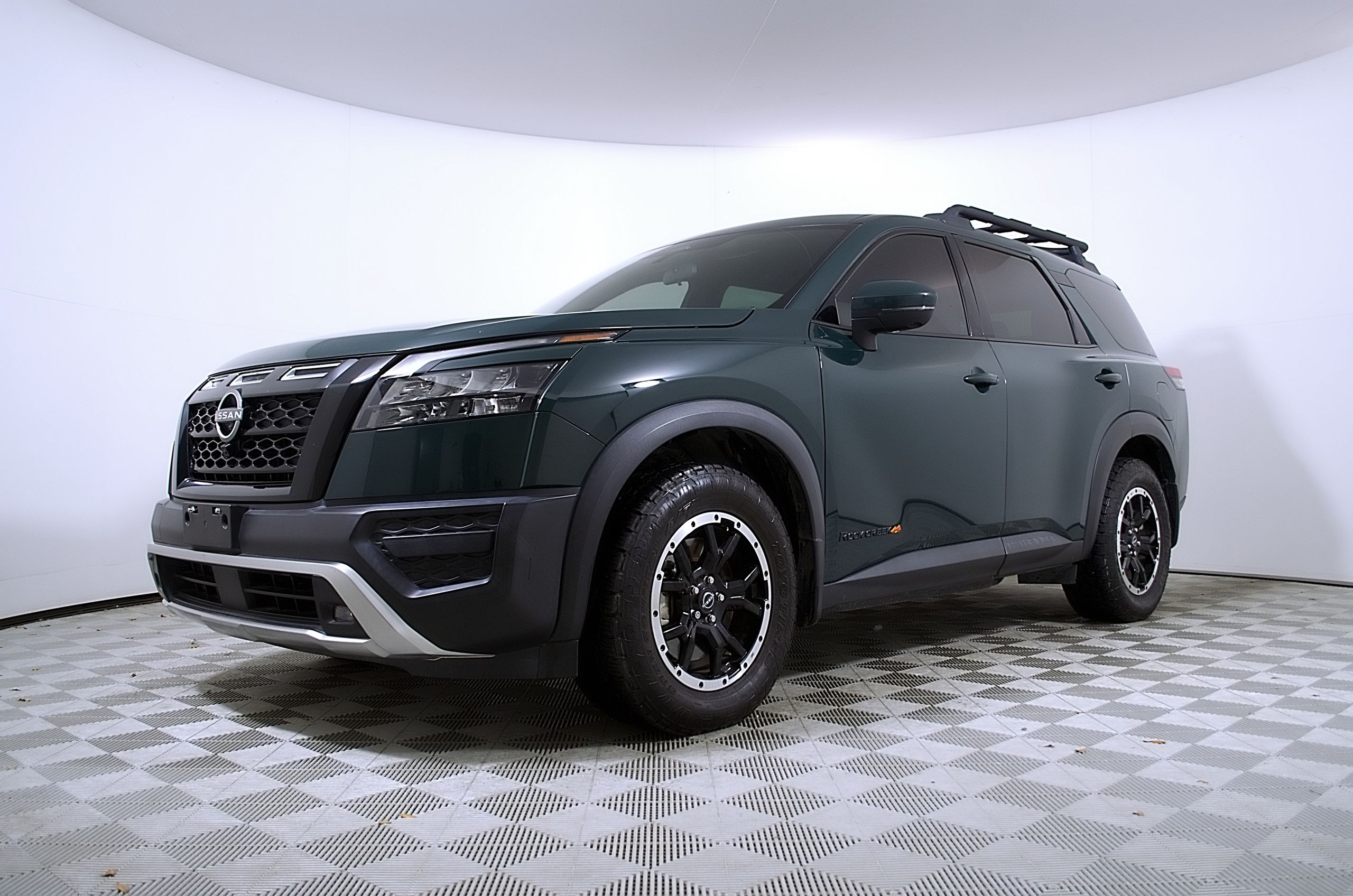 View vehicle photo 2