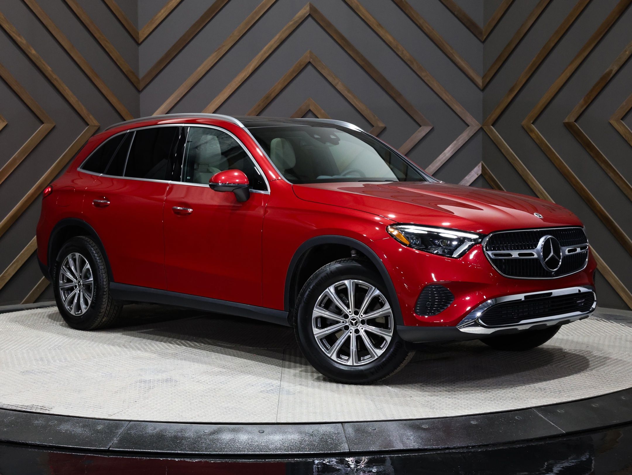 MANUFAKTUR Patagonia Red Metallic 2025 Mercedes-Benz GLC 300 4MATIC SUV / Crossover All-Wheel Drive 9-Speed Automatic