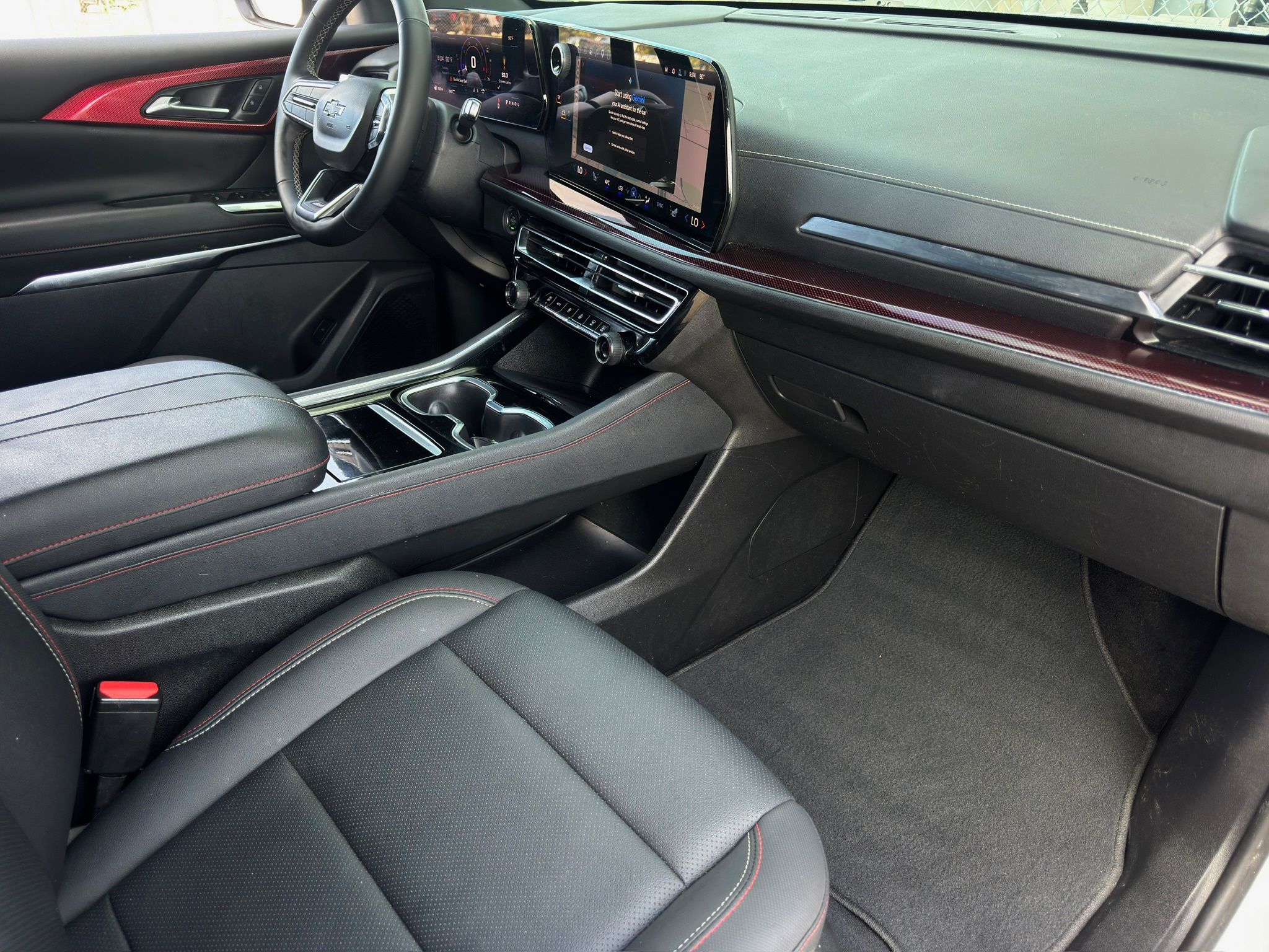 2024 Chevrolet Traverse Z71 White at Classic Elite Chevrolet Sugar Land