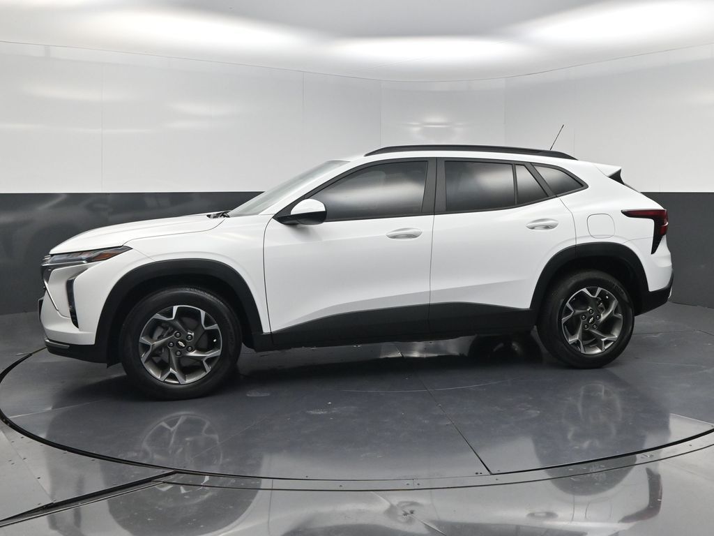 2024 Chevrolet Trax LT - 2
