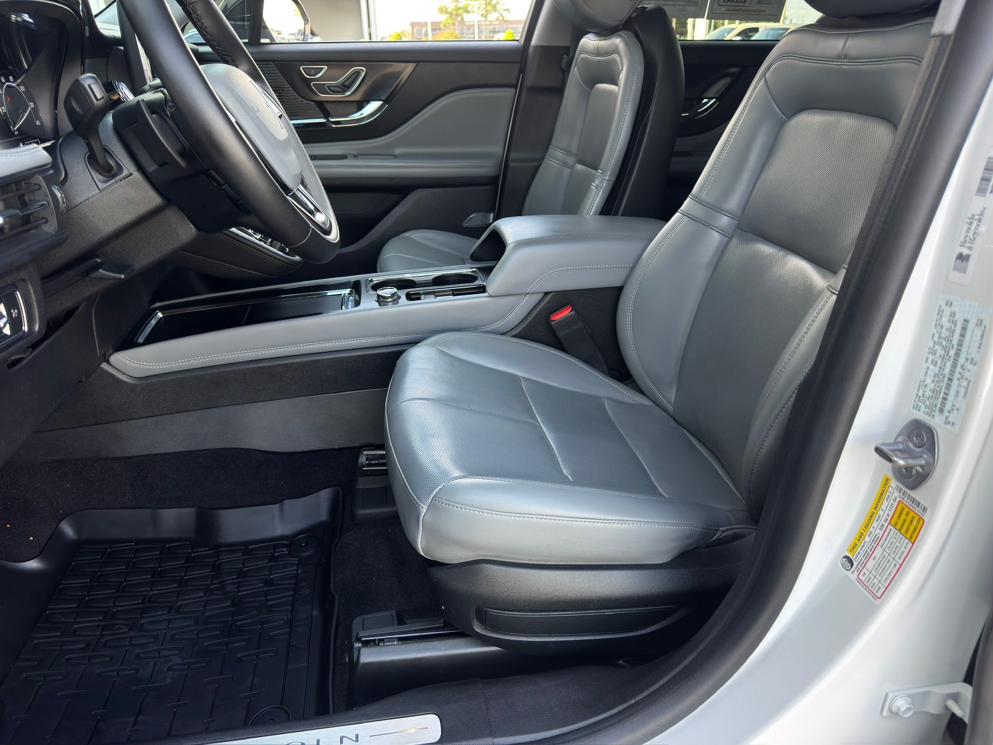 2022 Lincoln Corsair Standard - 9
