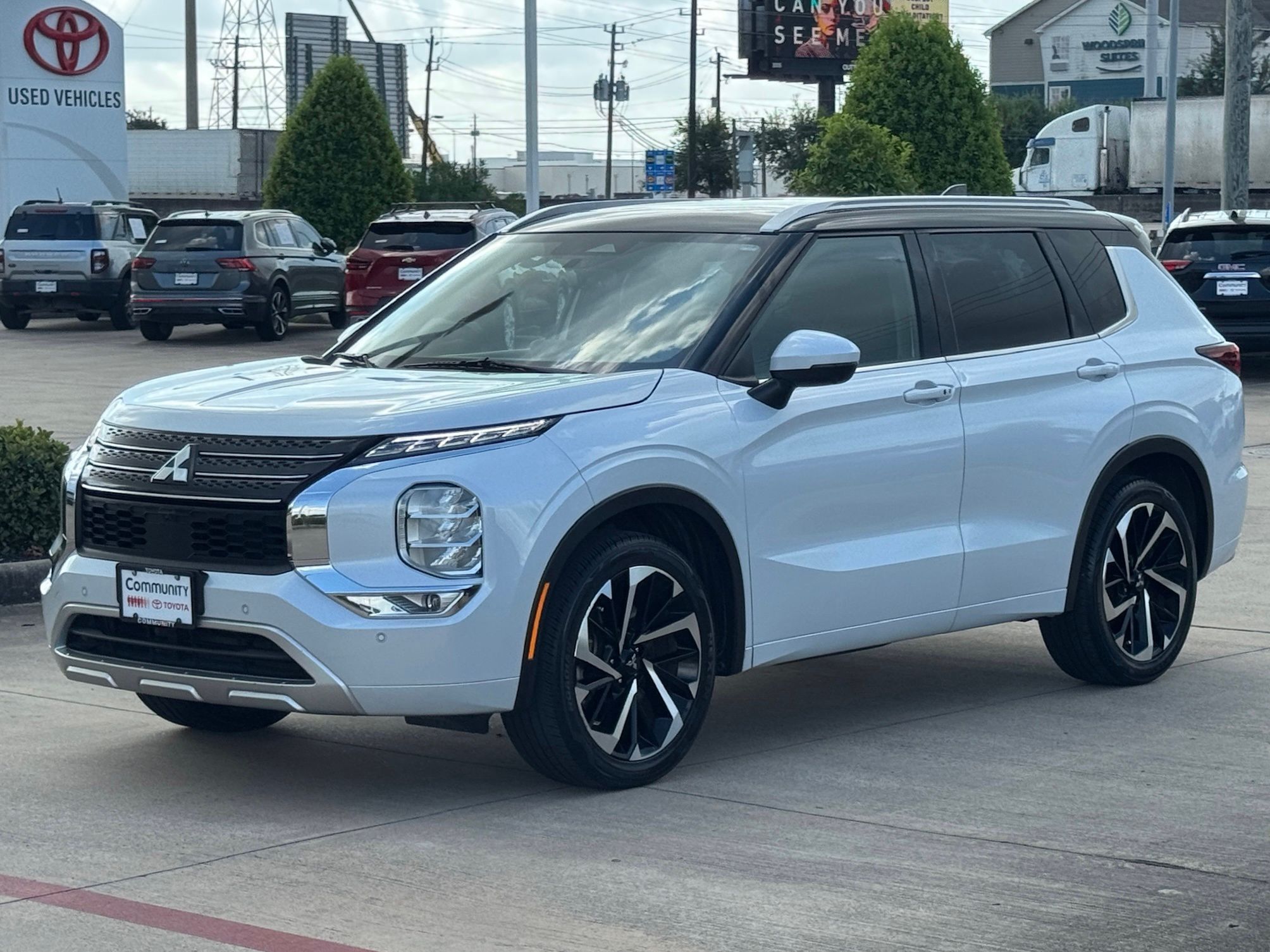 2023 Mitsubishi Outlander SEL  at North Houston Mitsubishi