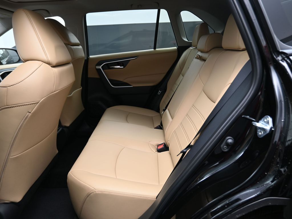 2025 Toyota RAV4 XLE Premium - 10