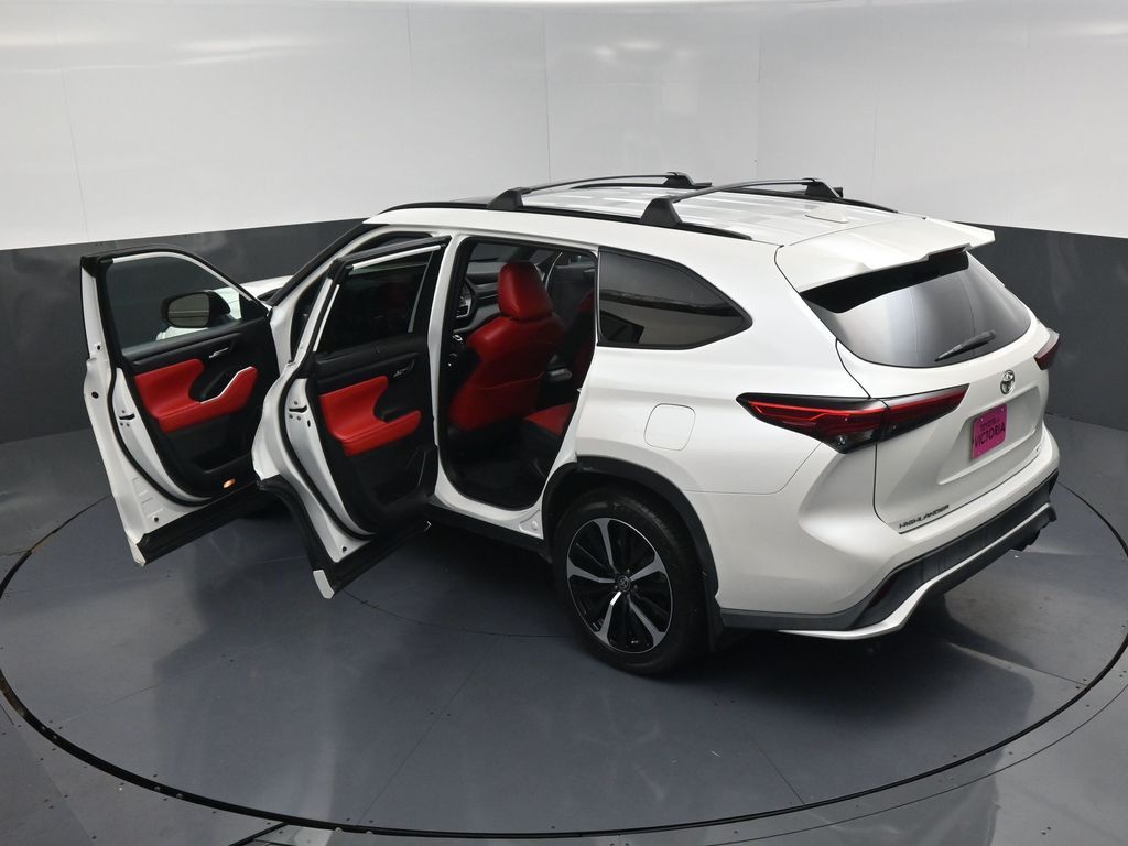 2021 Toyota Highlander XSE White at Toyota of Victoria